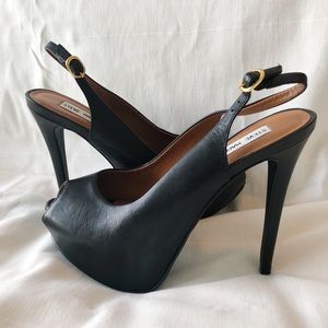 Steve Madden platform pumps